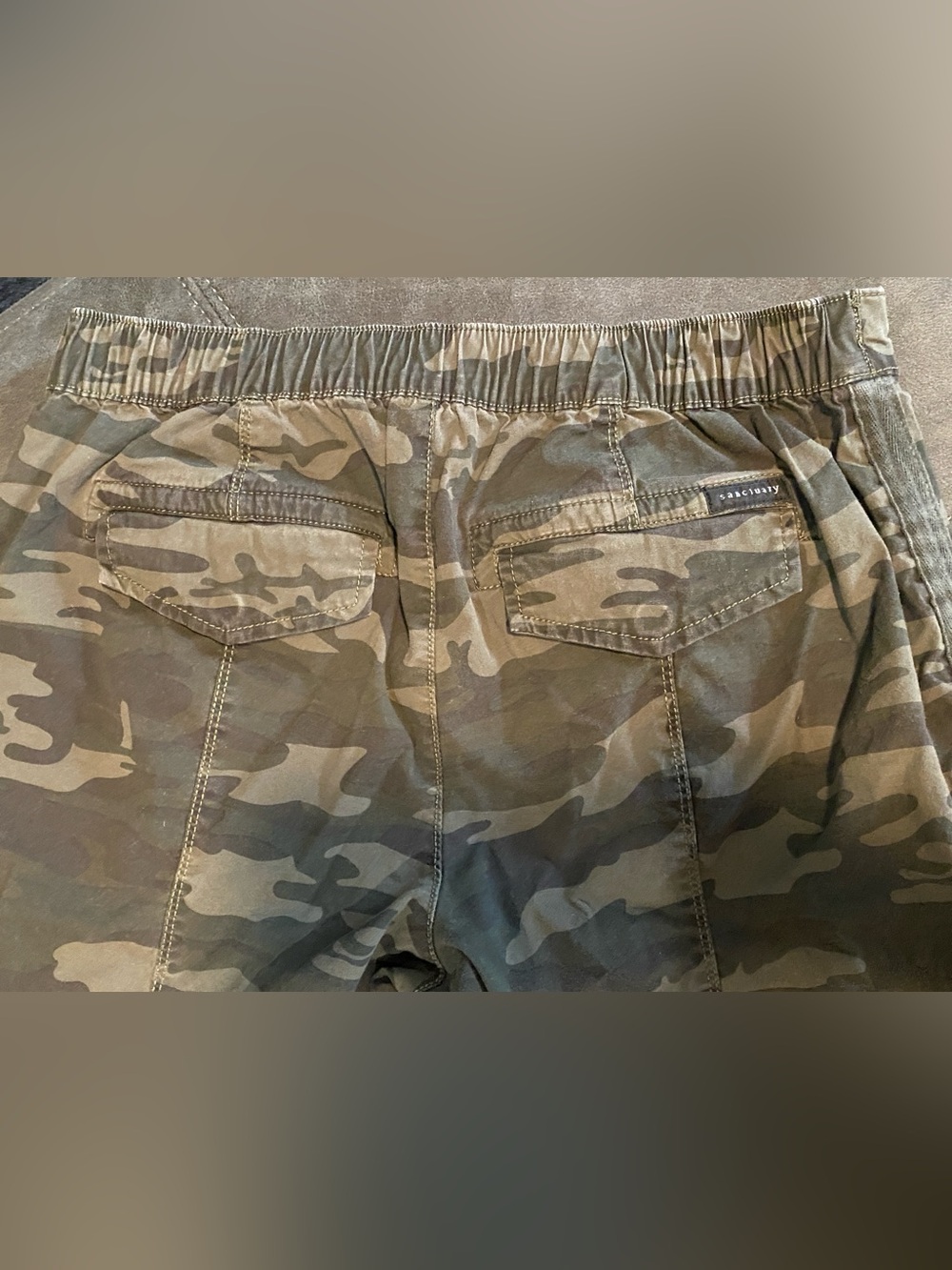 Sanctuary Camo Cargo Pants in Olive Green Sm - Picture 10 of 12